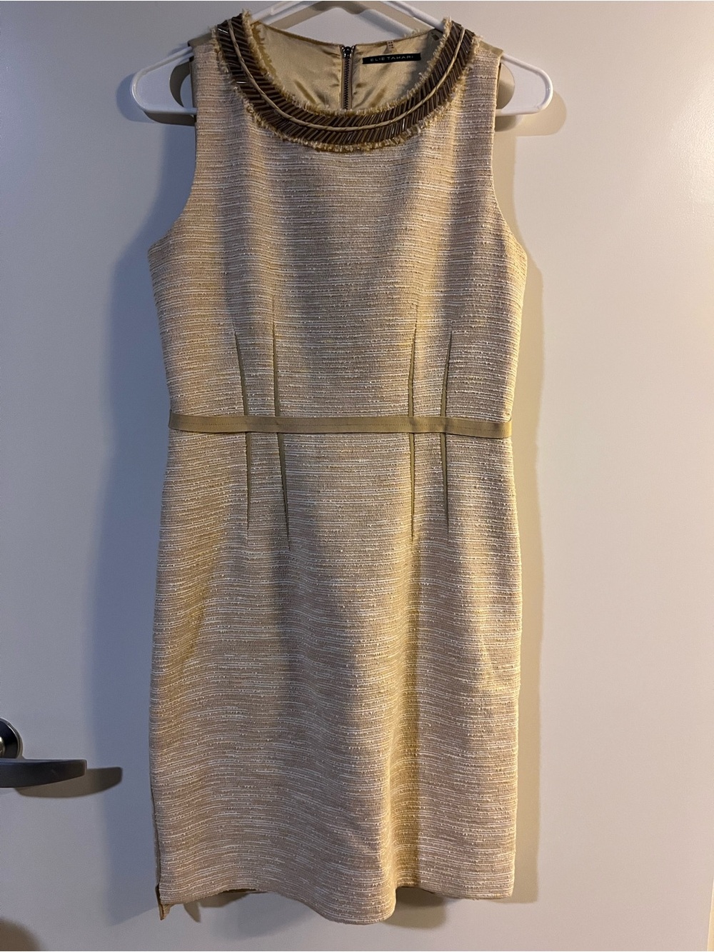 Elie Tahari golden color one-piece fitted dress - size 4 - fully lined - euc